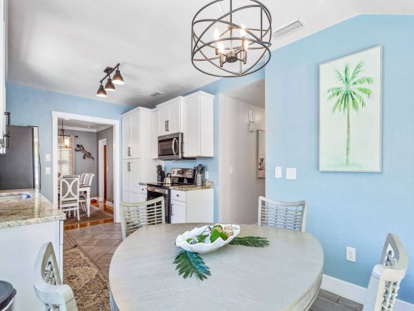 North Clearwater Beach Vacation Rental Pool Home 4 Bedrooms Walk to Beach