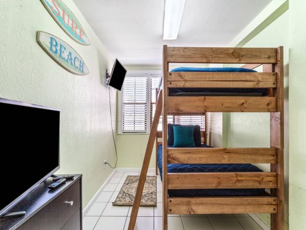 North Clearwater Beach Vacation Rental Pool Home 4 Bedrooms Walk to Beach