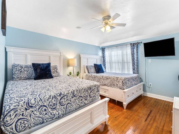 North Clearwater Beach Vacation Rental Pool Home 4 Bedrooms Walk to Beach