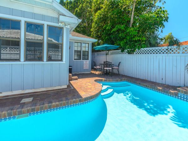 North Clearwater Beach Vacation Rental Pool Home 4 Bedrooms Walk to Beach