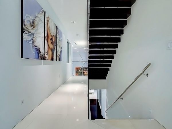 Fort Lauderdale Luxury Vacation Home Sleeps Twelve Guests