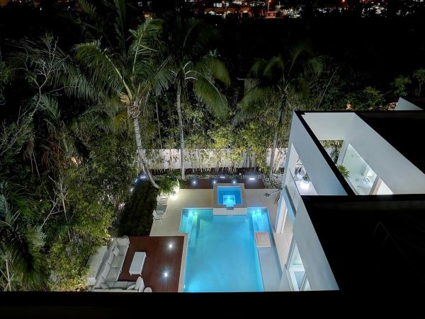 Fort Lauderdale Luxury Vacation Home Sleeps Twelve Guests