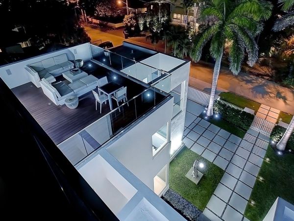Fort Lauderdale Luxury Vacation Home Sleeps Twelve Guests