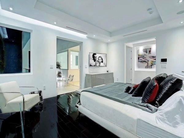 Fort Lauderdale Luxury Vacation Home Sleeps Twelve Guests