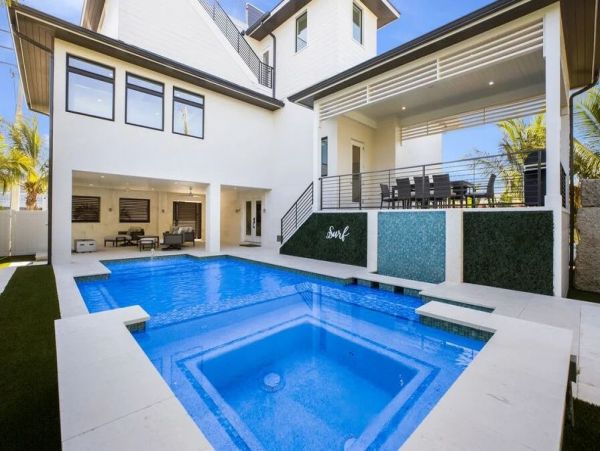 Gulf Views From This Anna Maria Luxury 4 Bedroom Rental