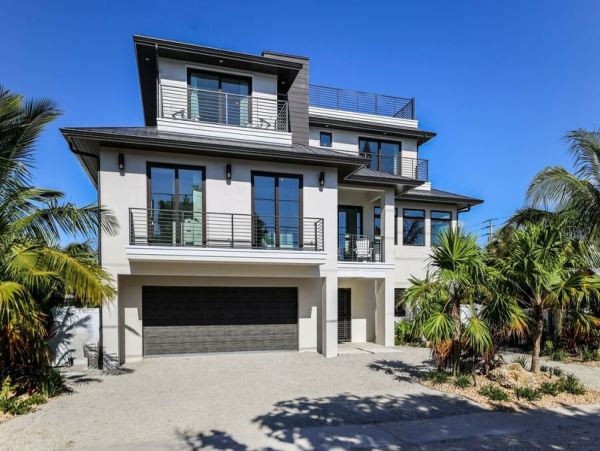 Gulf Views From This Anna Maria Luxury 4 Bedroom Rental