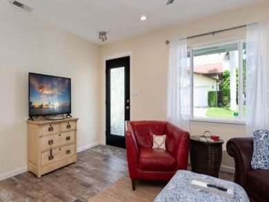 2 Bedroom Siesta Key Vacation Cottage Plus Den.