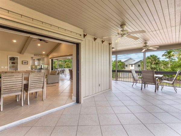 Steps to Beach Sanibel Vacation Home Three Bedroom
