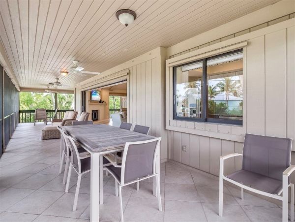 Steps to Beach Sanibel Vacation Home Three Bedroom