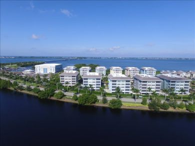Brandenton Beach Vacation Condo Sleeps Eight Guests.