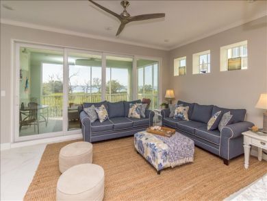 Brandenton Beach Vacation Condo Sleeps Eight Guests.