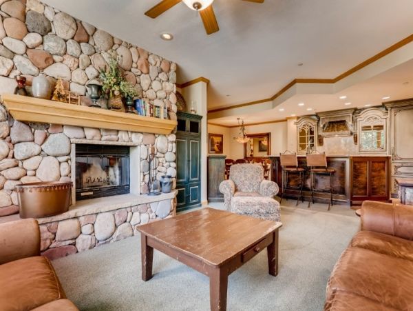 Beaver Creek Vacation Condo Sleeps Ten Guests.