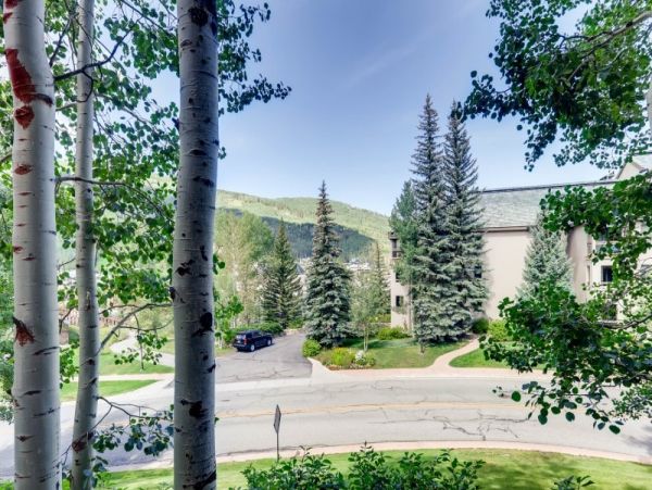 Beaver Creek Vacation Condo Sleeps Ten Guests.