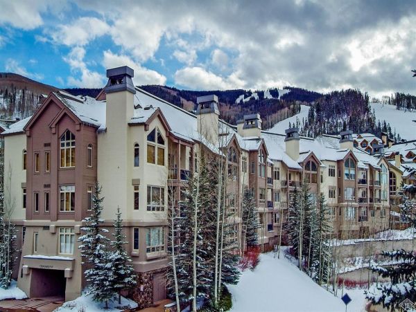 Beaver Creek Vacation Condo Sleeps Ten Guests.