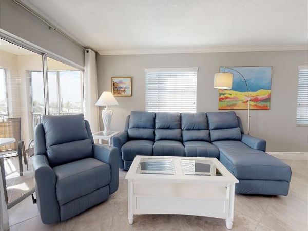 Siesta Key Vacation Condo Sleeps Six Guests