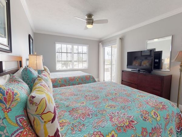 Siesta Key Vacation Condo Sleeps Six Guests