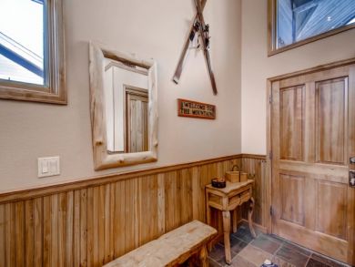 Breckenridge Vacation Townhouse Sleeps Six Guests.