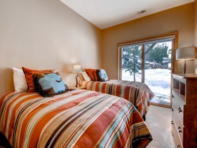 Breckenridge Vacation Townhouse Sleeps Six Guests.