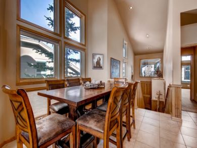 Breckenridge Vacation Townhouse Sleeps Six Guests.