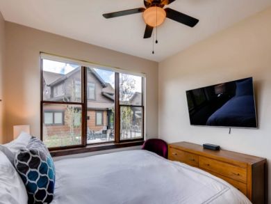 Brackenridge Vacation Home Sleeps Ten Guests. Brackenridge Vacation Home Sleeps Ten Guests.