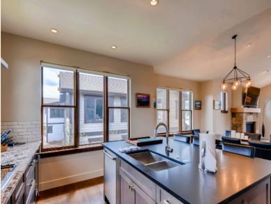 Brackenridge Vacation Home Sleeps Ten Guests. Brackenridge Vacation Home Sleeps Ten Guests.