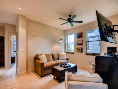 Brackenridge Vacation Home Sleeps Ten Guests. Brackenridge Vacation Home Sleeps Ten Guests.