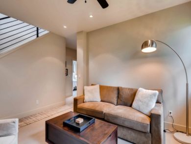 Brackenridge Vacation Home Sleeps Ten Guests. Brackenridge Vacation Home Sleeps Ten Guests.