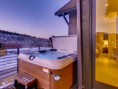 Brackenridge Vacation Home Sleeps Ten Guests. Brackenridge Vacation Home Sleeps Ten Guests.