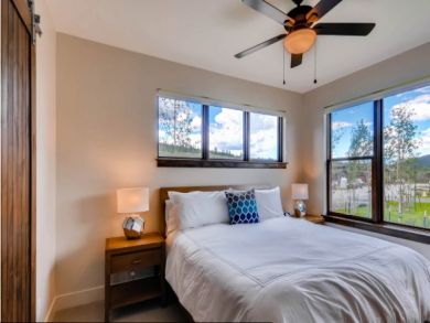 Brackenridge Vacation Home Sleeps Ten Guests. Brackenridge Vacation Home Sleeps Ten Guests.
