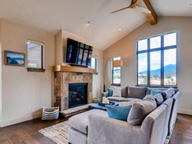 Brackenridge Vacation Home Sleeps Ten Guests. Brackenridge Vacation Home Sleeps Ten Guests.