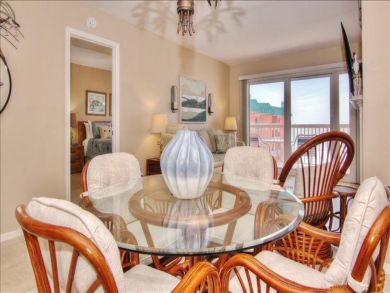 Clearwater vacation condo sleeps six guests. Clearwater vacation condo sleeps six guests.