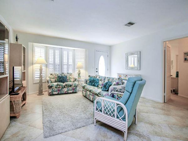 Sanibel Vacation Pool Home Sleeps Eight Guests Walk To Beach