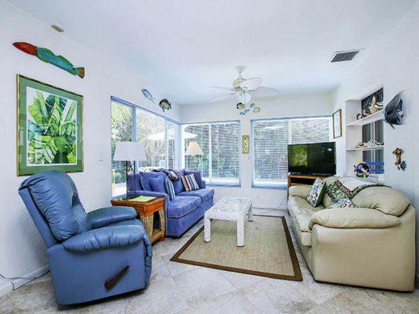 Sanibel Vacation Pool Home Sleeps Eight Guests Walk To Beach