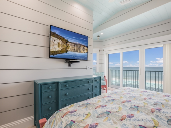 Luxury Holmes Beach Vacation Home Sleeps 8 Private Pool