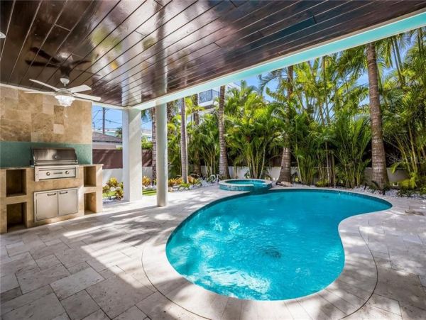 Luxury Holmes Beach Vacation Home Sleeps 8 Private Pool