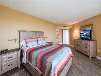 Longboat Key Vacation Condo Sleeps Six Guests.