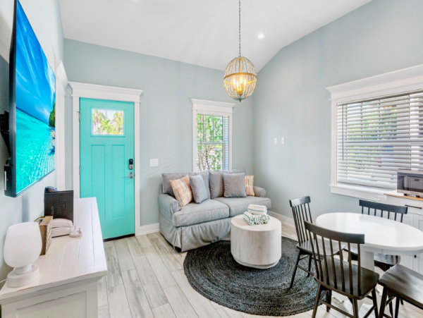 Charming Anna Maria Island Home - Steps from the Beach