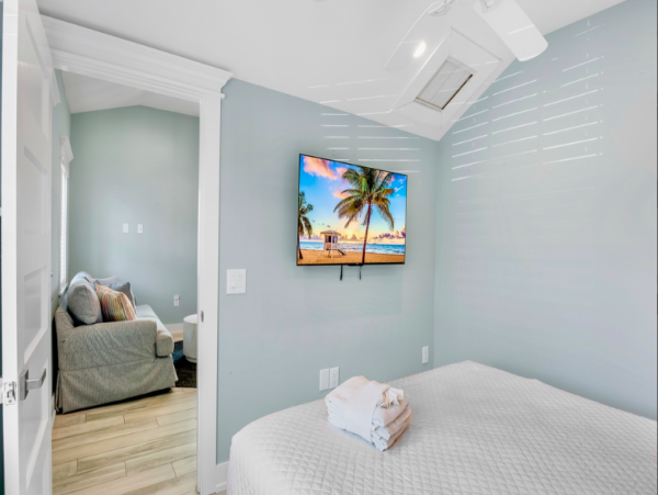 Charming Anna Maria Island Home - Steps from the Beach