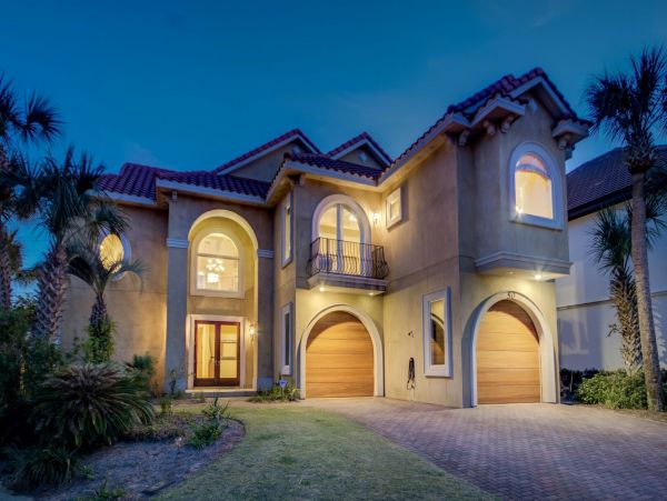 Gulf Front Five Bedroom Vacation Home in Miramar Beach