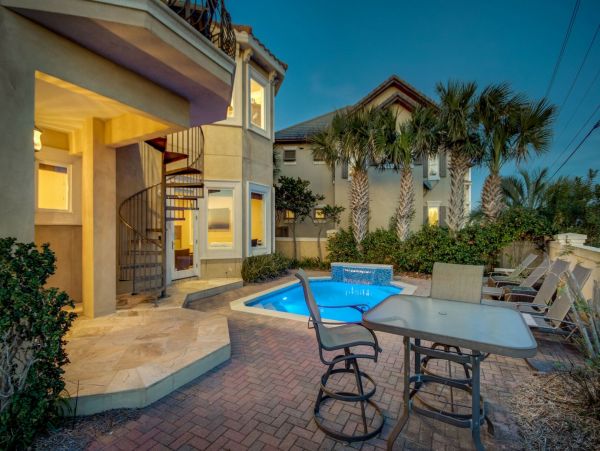 Gulf Front Five Bedroom Vacation Home in Miramar Beach