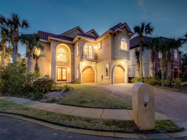 Gulf Front Five Bedroom Vacation Home in Miramar Beach