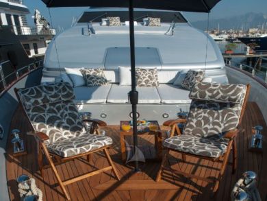 Platinum World Class Yacht with Five State Rooms