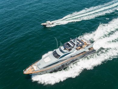 Platinum World Class Yacht with Five State Rooms