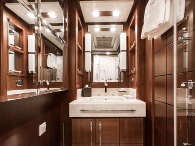 Platinum World Class Yacht with Five State Rooms