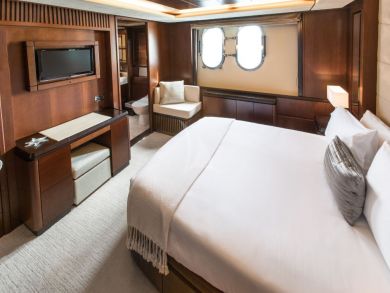 Platinum World Class Yacht with Five State Rooms