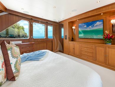 Luxury World Class Yacht with Five State Rooms and Crew