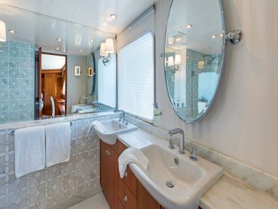 Luxury World Class Yacht with Five State Rooms and Crew