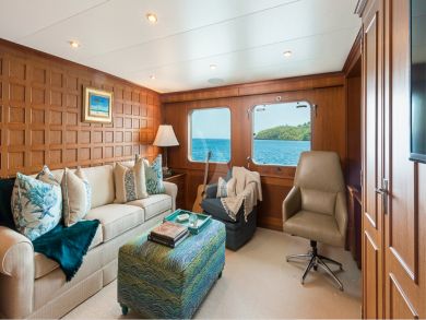 Luxury World Class Yacht with Five State Rooms and Crew
