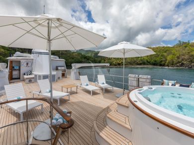 Luxury World Class Yacht with Five State Rooms and Crew
