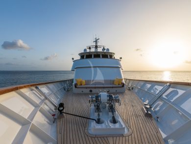 Luxury World Class Yacht with Five State Rooms and Crew